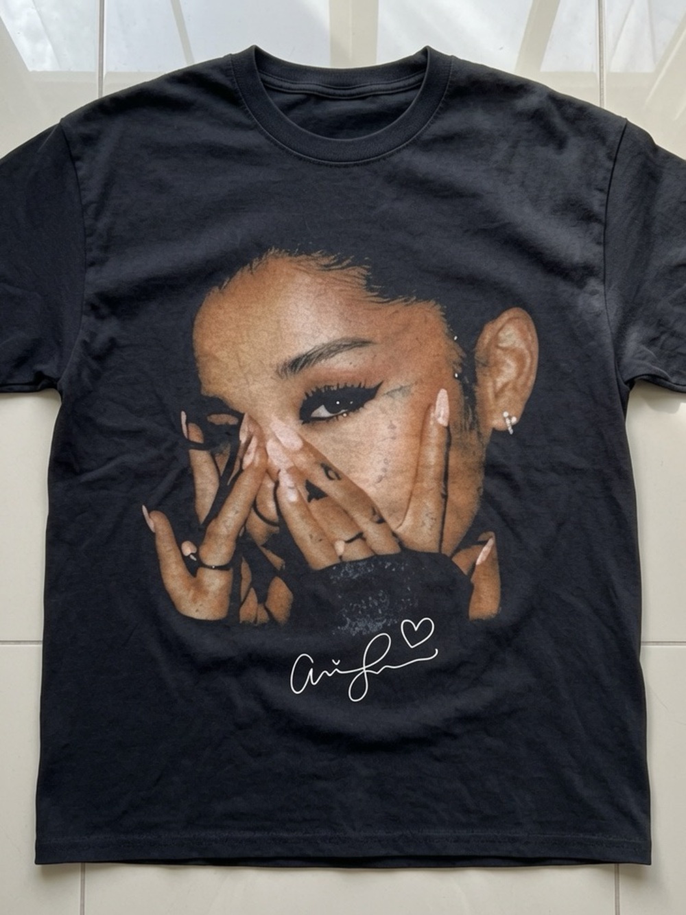 Ariana Grande Black T-shirt
